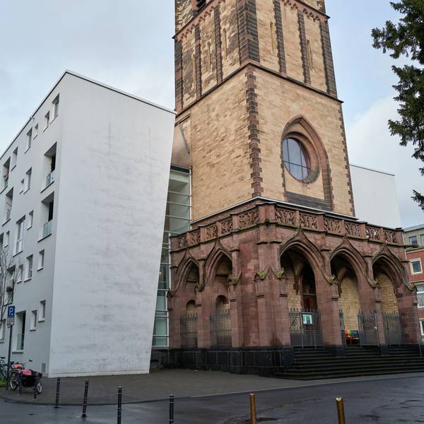 Außenaufnahme des Hauptschiffs der Christuskirche Köln