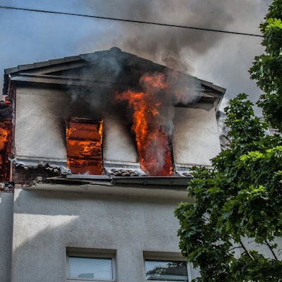 Brand nach Explosion Opladen Feuerwehr.