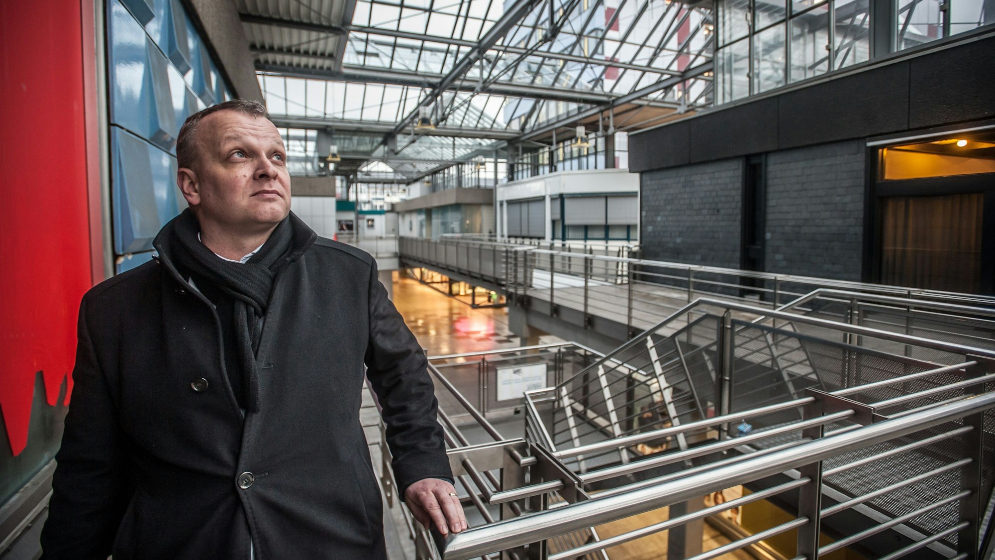 Björn Krischick, Geschäftsführer der Stadtteilentwicklungsgesellschaft Wiesdorf/Manfort mbH, steht in der City C.