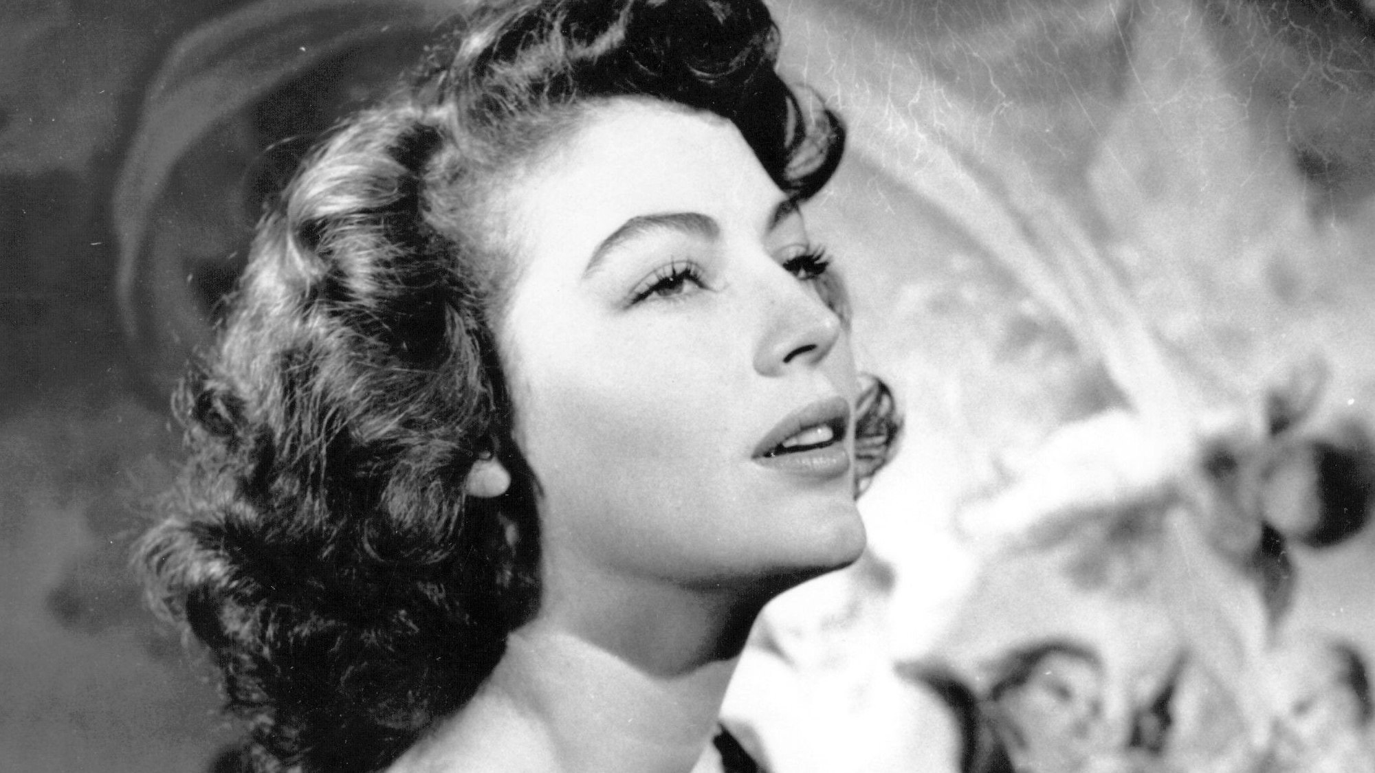 Ava Gardner mit sinnlichem Blick.