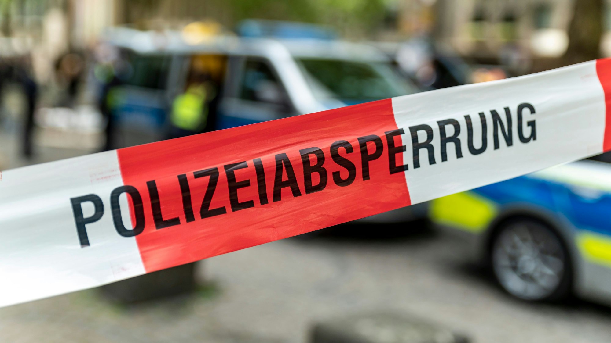In Köln-Rodenkirchen muss am Mittwoch (21. August) eine Bombe entschärft werden (Symbolbild).