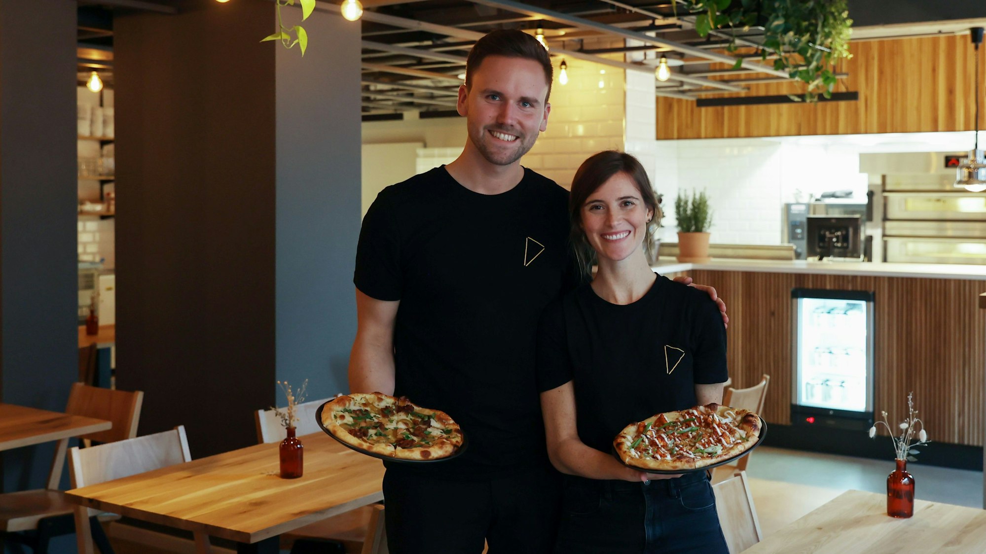 Im 4711-Haus öffnete der erste deutsche Ableger der bekannten Kette "Virtuous Pie", die vegane Pizza und Eiscreme anbieten.