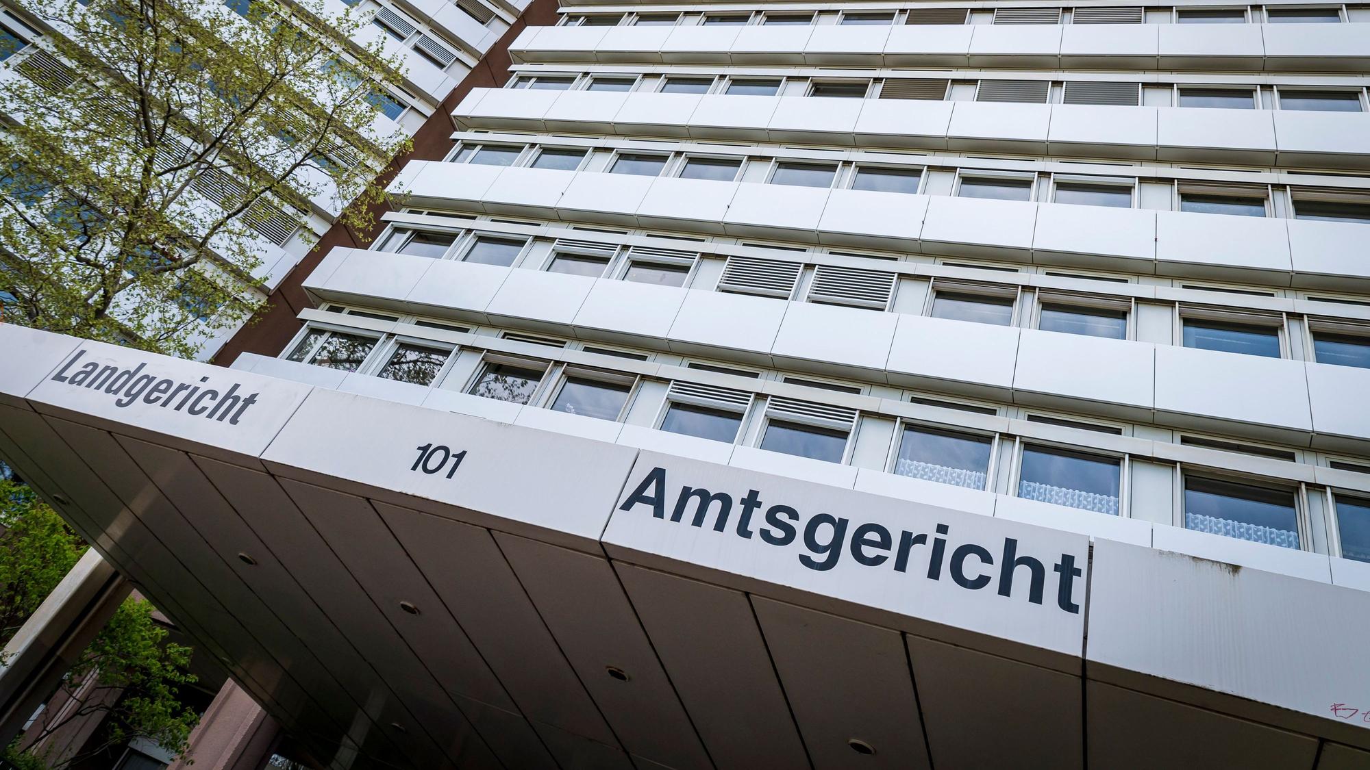 21.04.2022, Köln:
Außenansicht des Landgericht und Amtsgericht Köln auf der Luxemburger Straße in Köln Sülz.
Donnerstag 21. April 2022
Aufgenommen am: 21.04.2022
Foto: Alexander Roll (Staff)