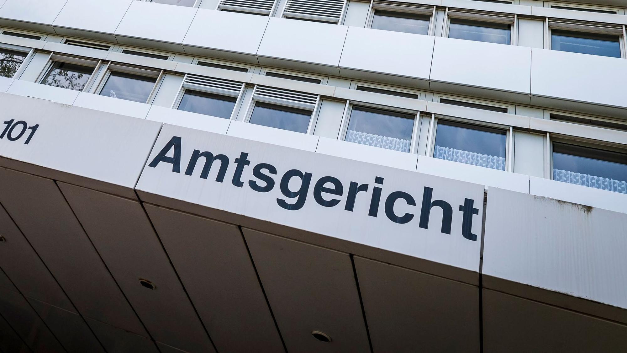 Außenansicht des Landgerichts und Amtsgerichts Köln auf der Luxemburger Straße in Köln Sülz.