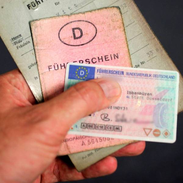 Drei Führerscheine aus drei Generationen.