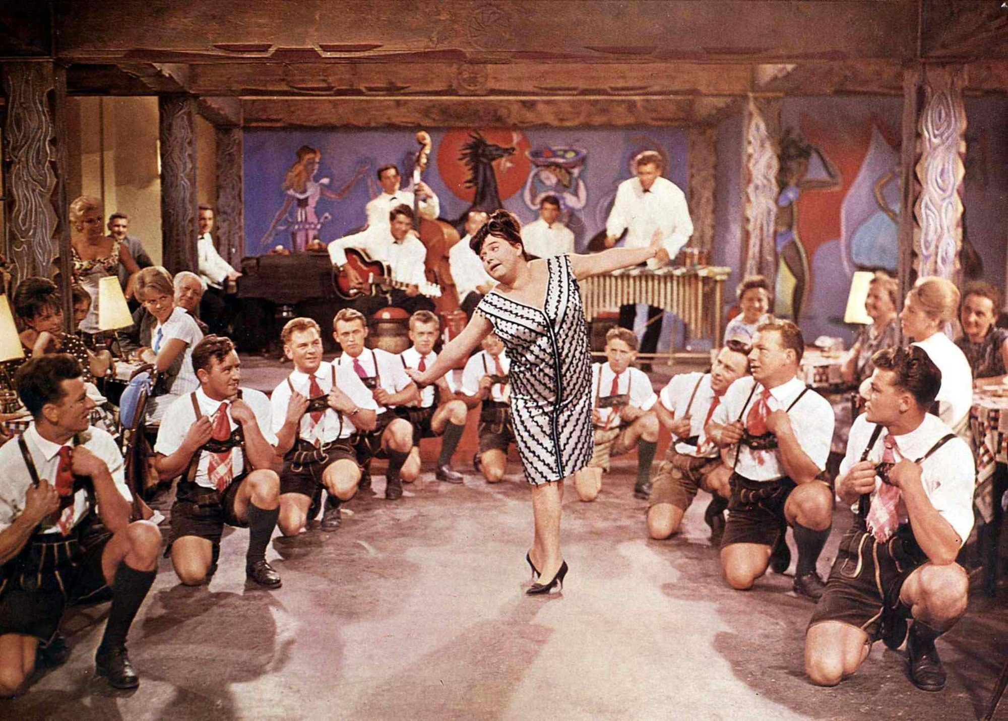 Maxi Trude Herr sorgt fuer Stimmung 1961 UnitedArchives01328202