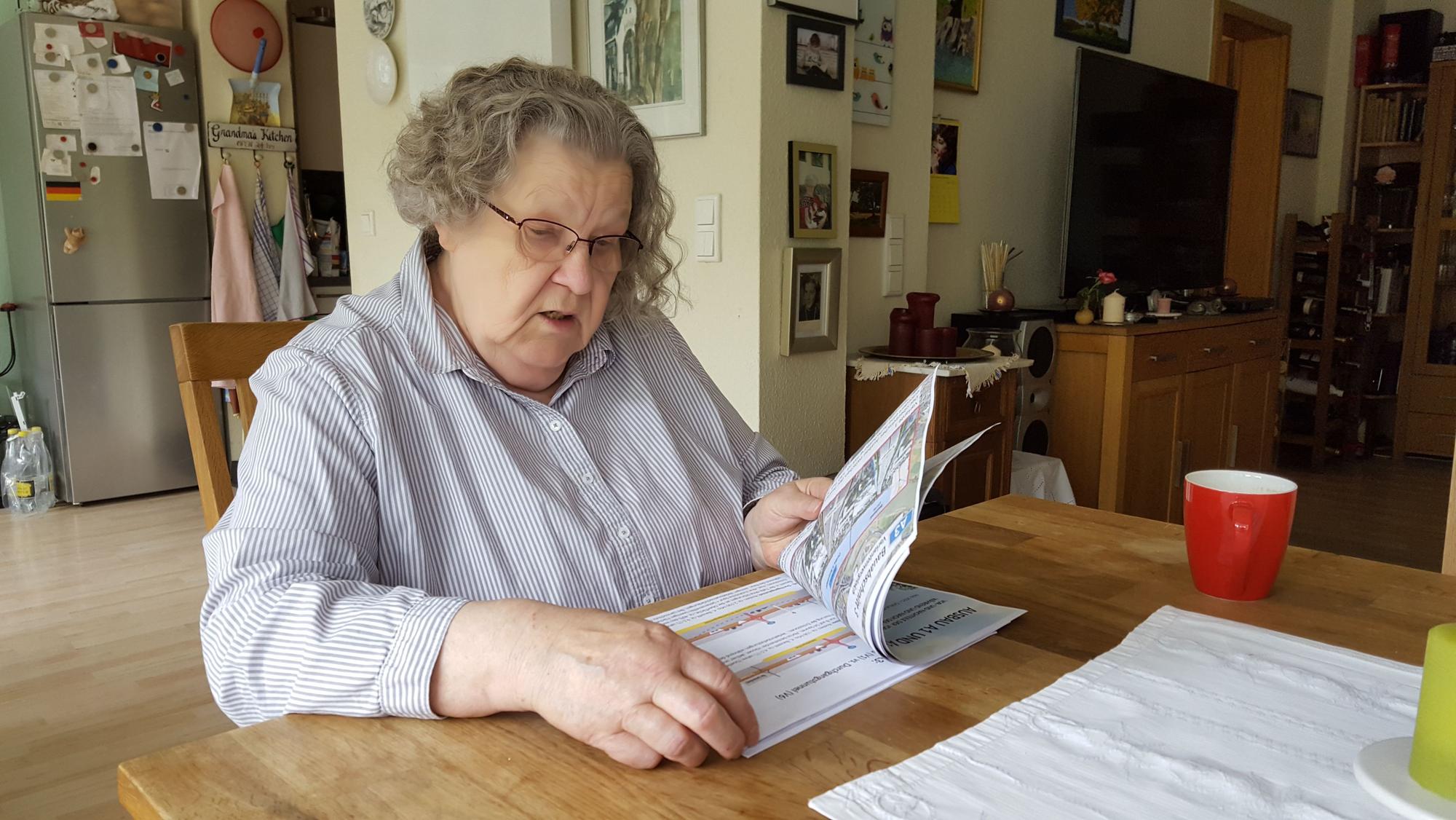Gisela Kronenberg sitzt im Leverkusener Stadtrat und kämpft gegen den Autobahnausbau.