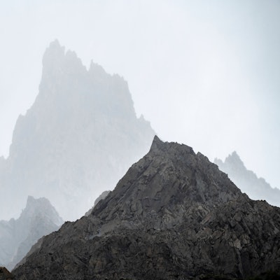 Der Cerro Fitzroy liegt im Grenzgebiet zwischen Chile und Argentinien und in unmittelbarer Nähe zum Cerro Torre. (Symbolbild)