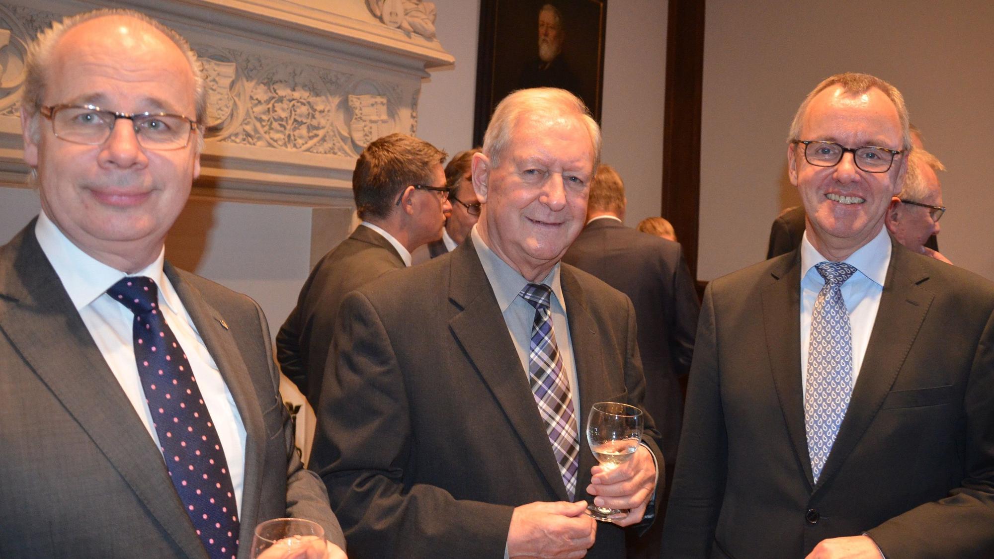 Willy Harren (Mitte) beim Barbaraempfang 2016. Neben ihm RWE-Power-Vorstandsvorsitzender Matthias Hartung (r.) und der CDU-Bundestagsabgeordnete Georg Kippels.
