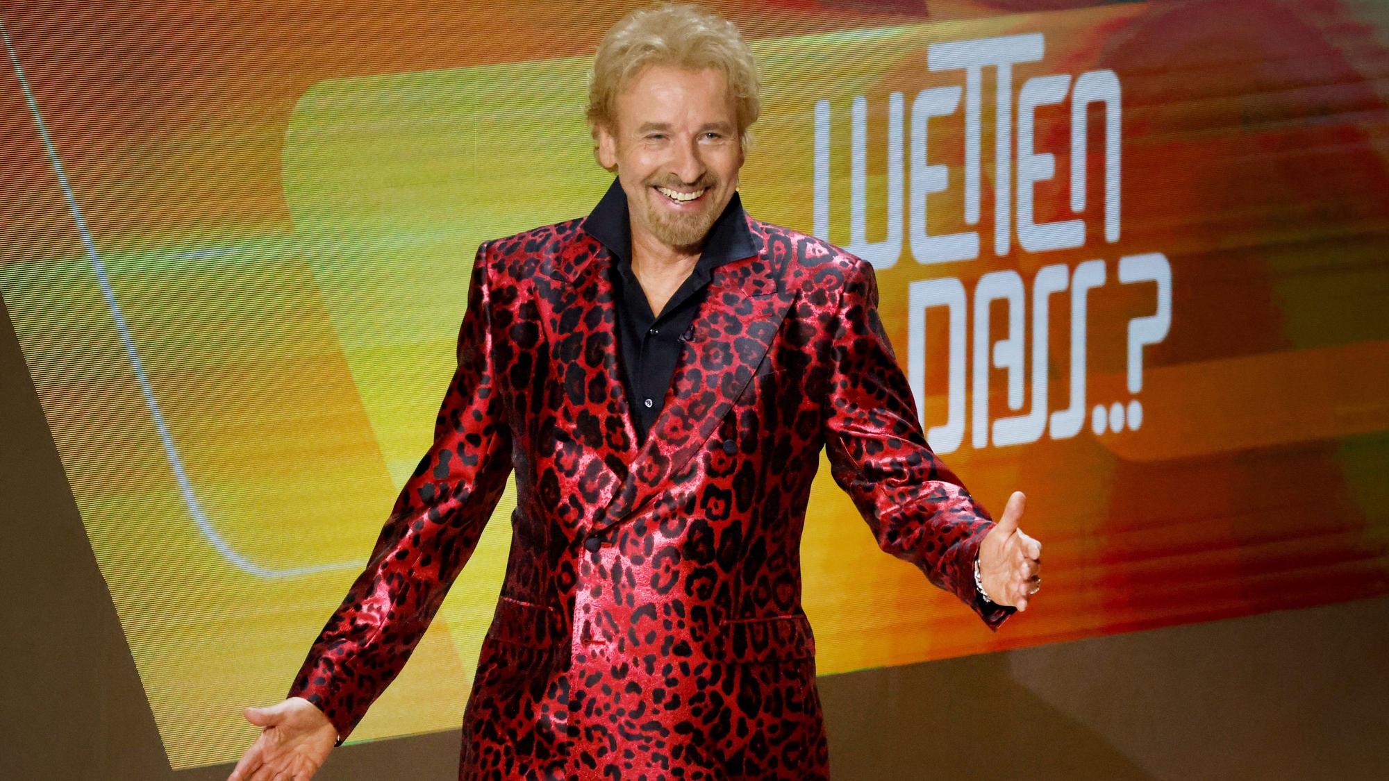 ARCHIV - 19.11.2022, Baden-Württemberg, Friedrichshafen: Entertainer Thomas Gottschalk kommt zur ZDF-Show "Wetten, dass..?"