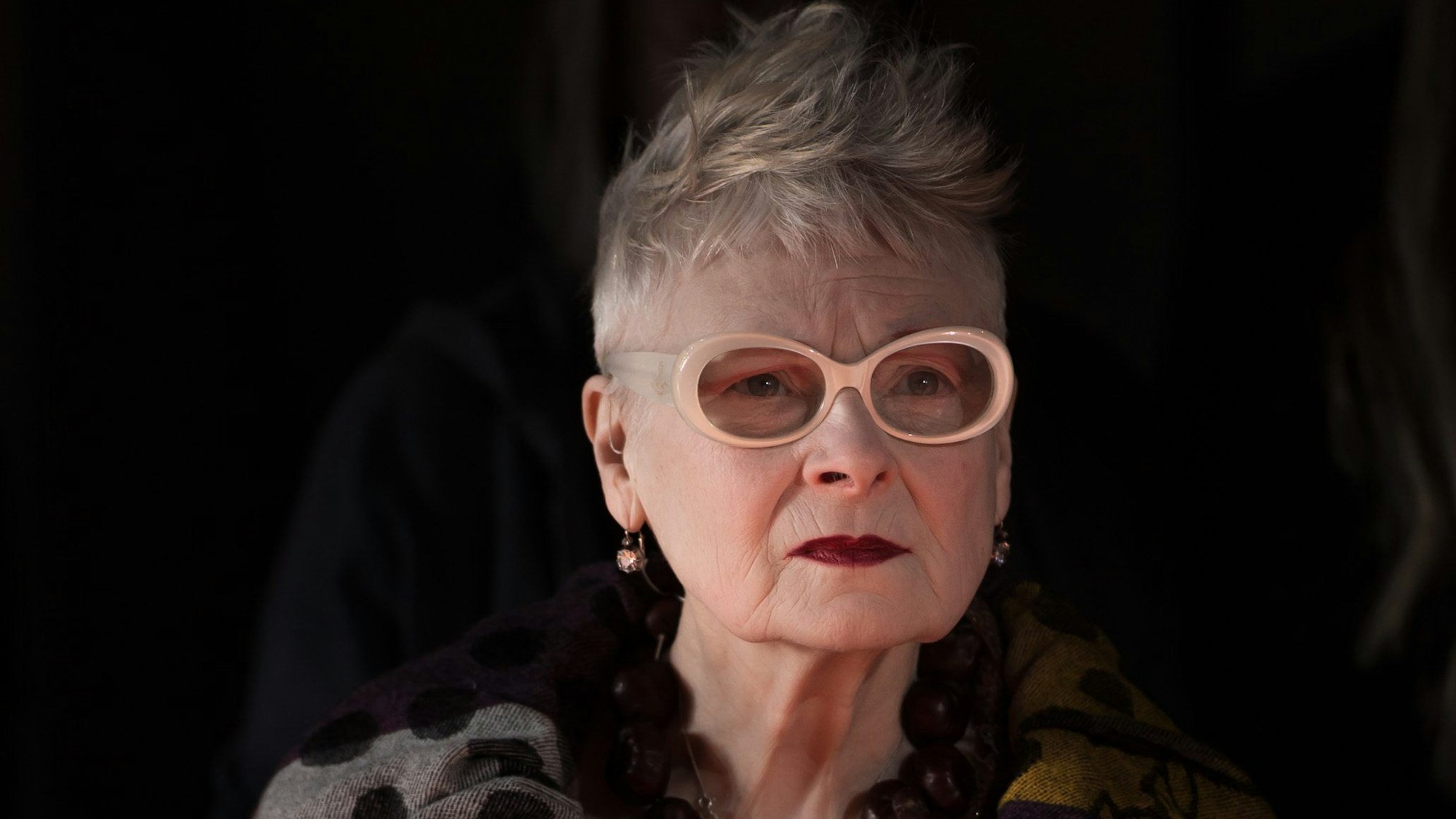 Vivienne Westwood sieht bei einer Probe ihrer Models während der London Fashion Week zu.