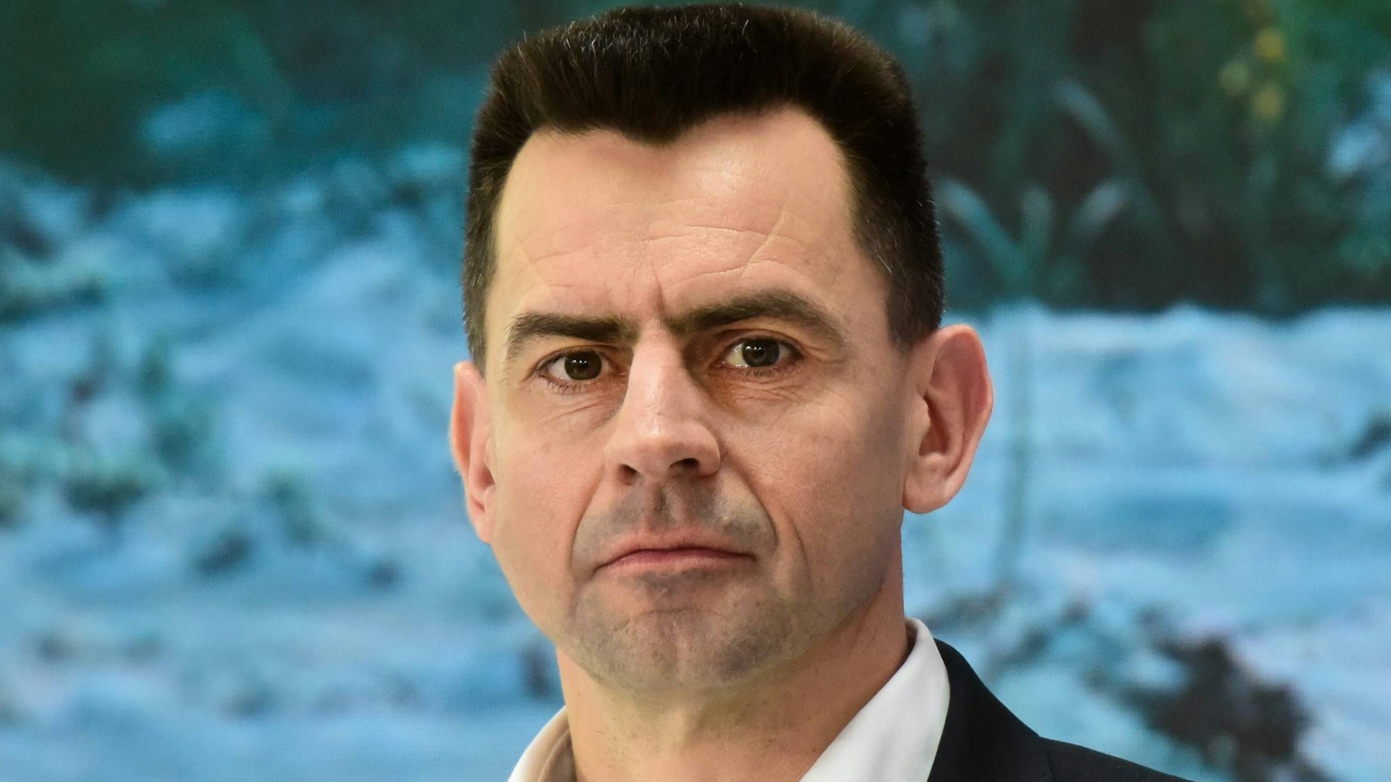 Martin Sander, neuer Chef des Kölner Autobauers Ford, schaut in die Kamera.