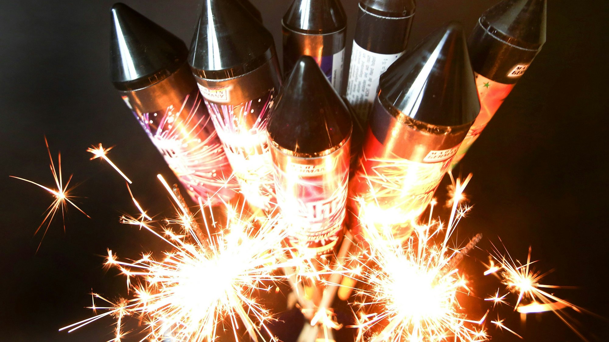 Sieben Raketen und ein paar Wunderkerzen