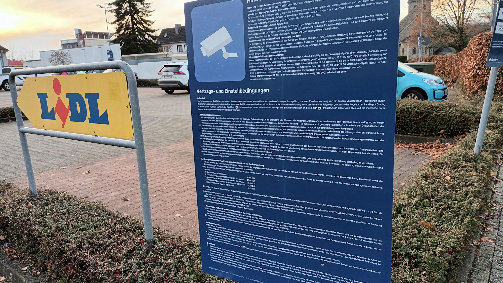 Am Lidl zu parken ist auch Sonntags wieder möglich in Lohmar.