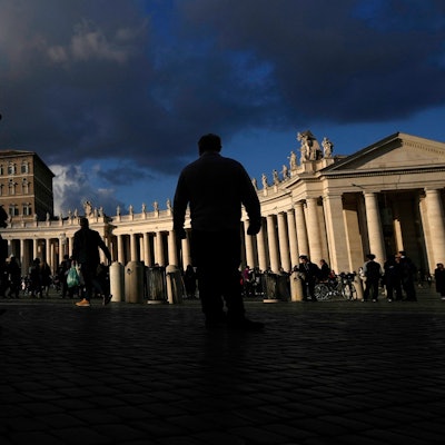 Blick auf den Petersplatz in der Nähe des Vatikans.