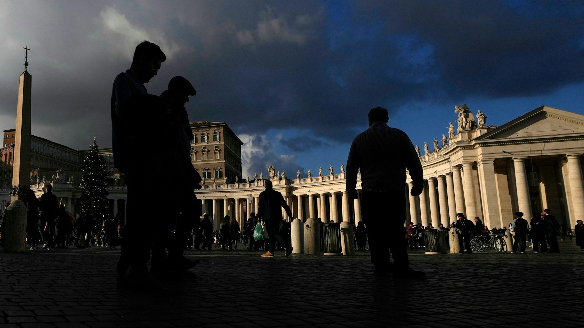 Blick auf den Petersplatz in der Nähe des Vatikans.