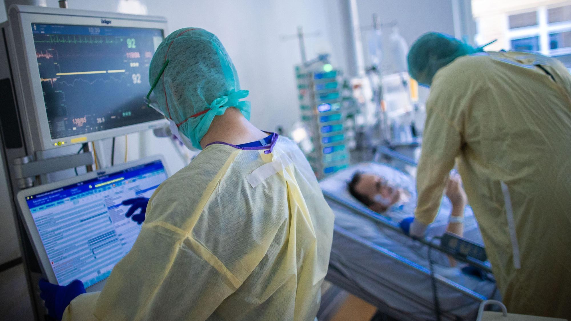 Intensivstation mit Corona-Patienten in Greifswald im November 2020.