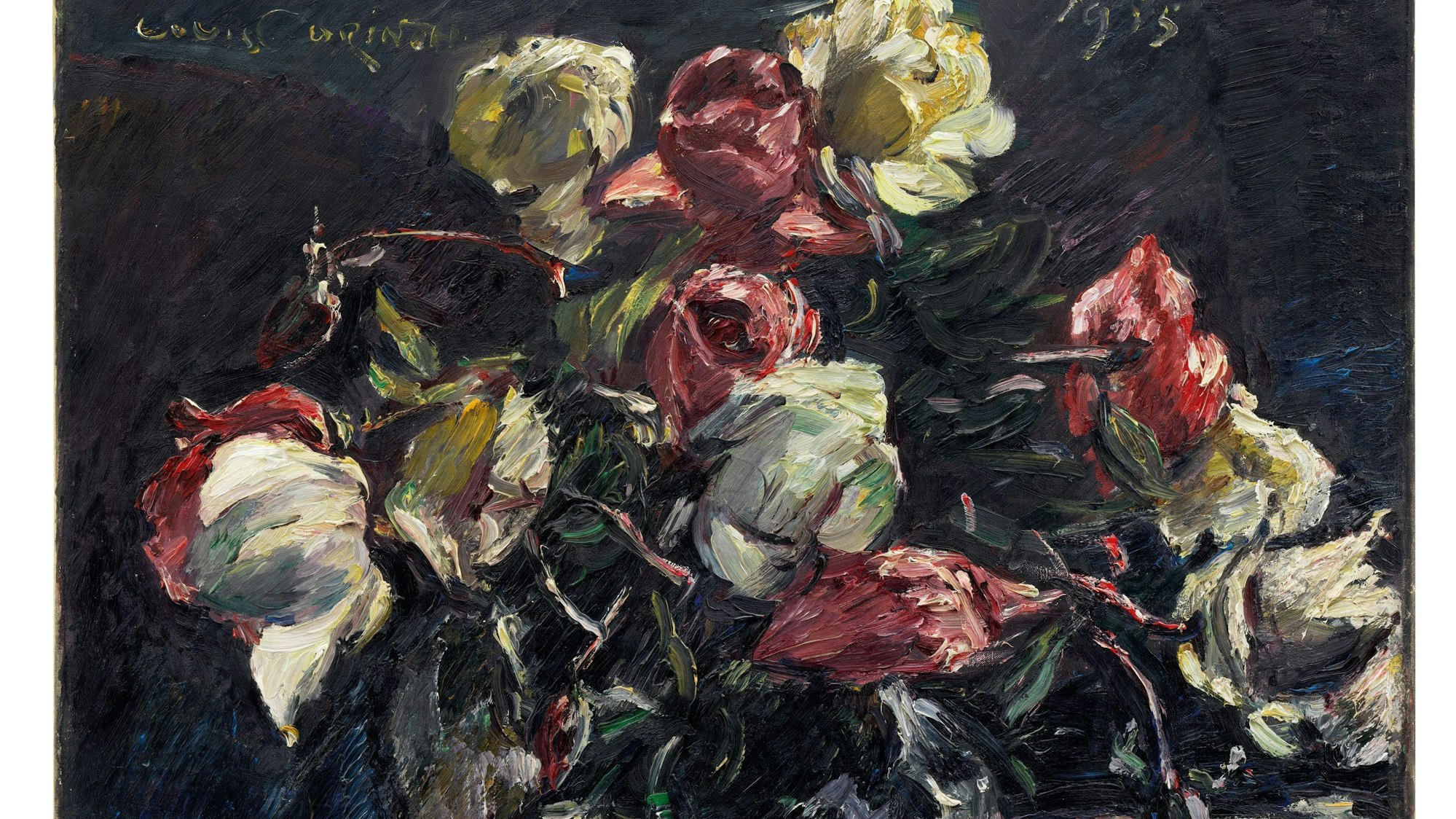 Lovis Corinths Gemälde Helle Rosen zeigt einen Blumenstrauß vor schwarzem Hintergrund.