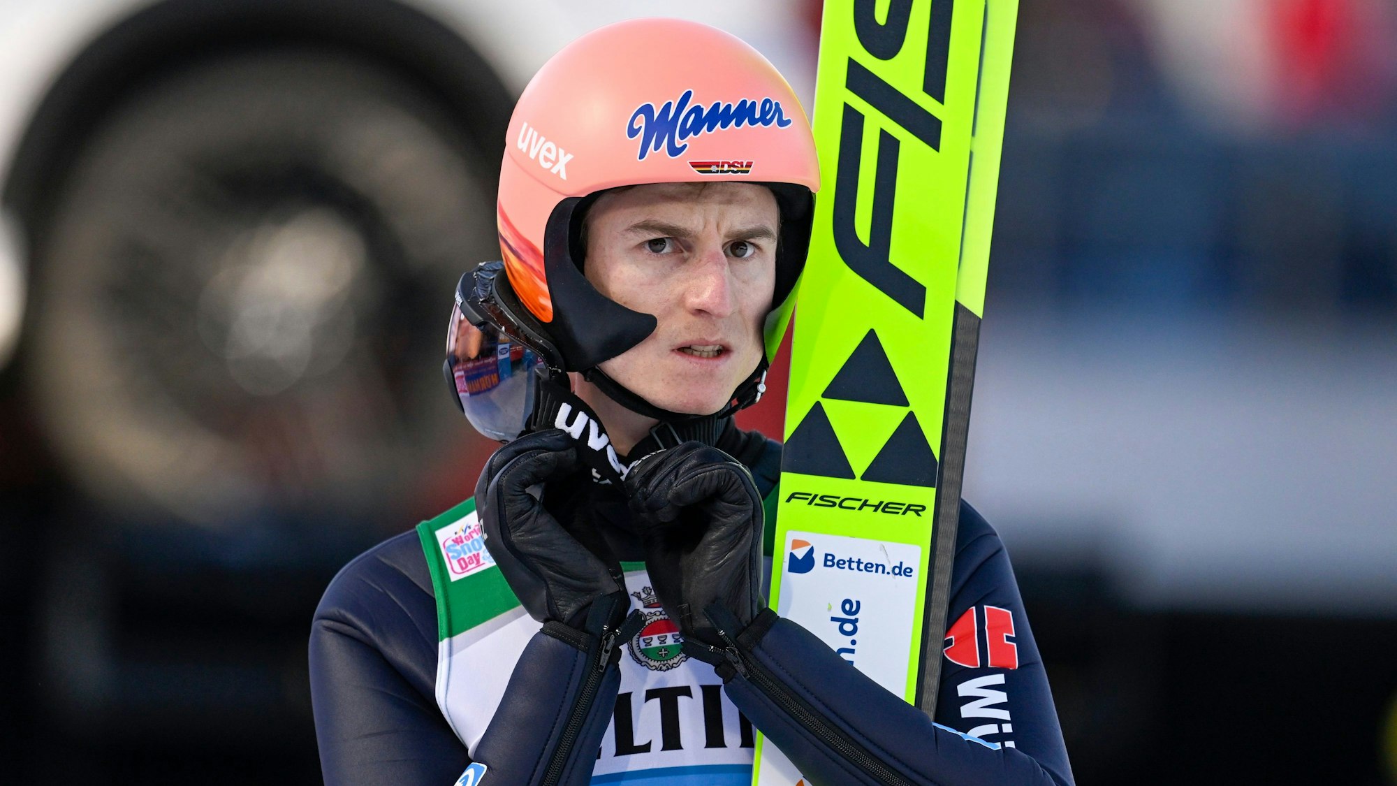 Der deutsche Skispringer Karl Geiger zeigt sich nach seiner Leistung in Garmisch-Partenkirchen enttäuscht.