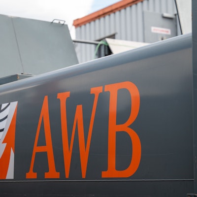 Das AWB Wertstoffcenter mit der Aufschrift AWB.