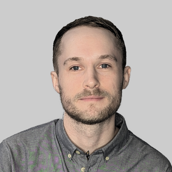 Die Jim-Knopf-Bücher von Michael Ende werden an die Jetztzeit angepasst und sollen zukünftig ohne rassistische Stereotype auskommen. Links das neue Cover, rechts die ursprüngliche Version.