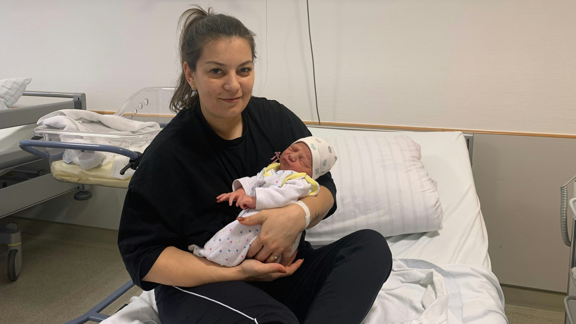 Mutter Irina und Neujahrsbaby Dominic