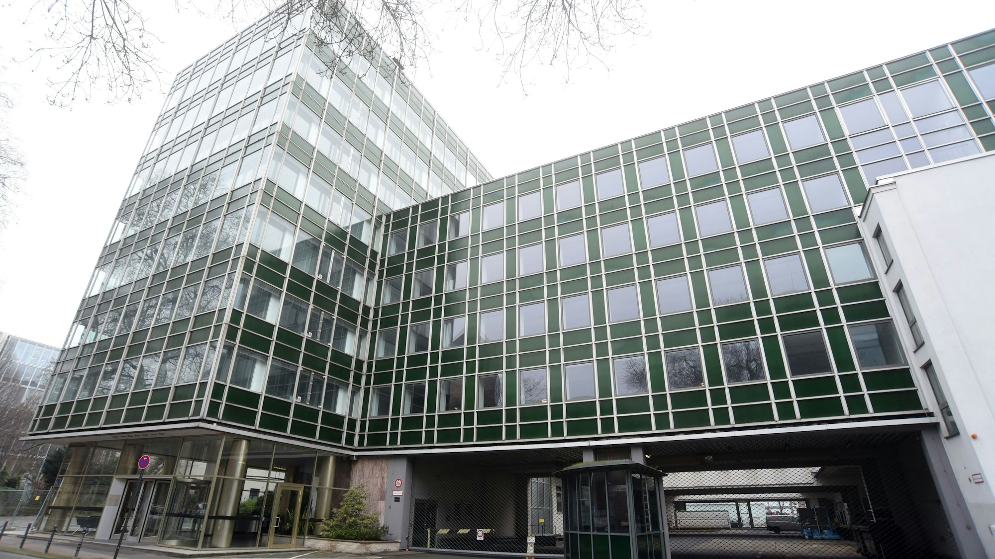 Das Bild zeigt das frühere Verwaltungsgebäude von Kaufhof.