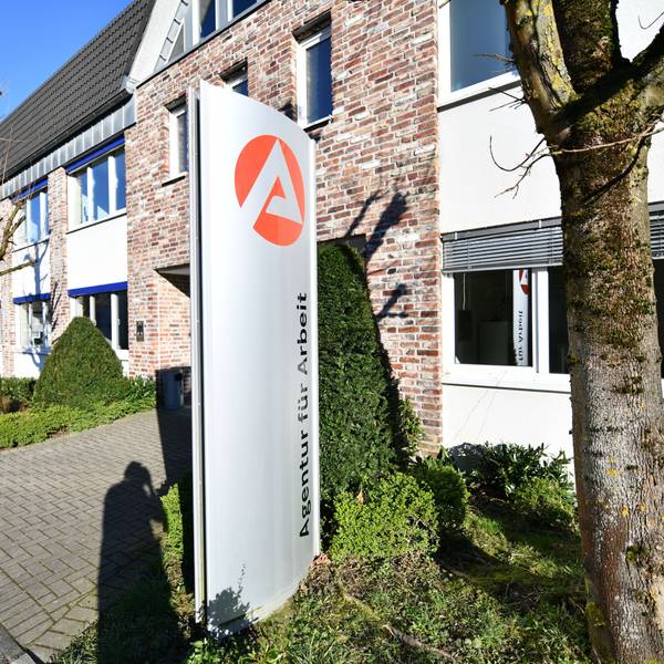Die Hauptgeschäftsstelle der Agentur für Arbeit in Bergisch Gladbach schließt ihre oberbergischen Niederlassungen in den Städten Waldbröl und Wipperfürth zum 1. Januar 2027. Hier zu sehen ist der Standort in Wipperfürth.