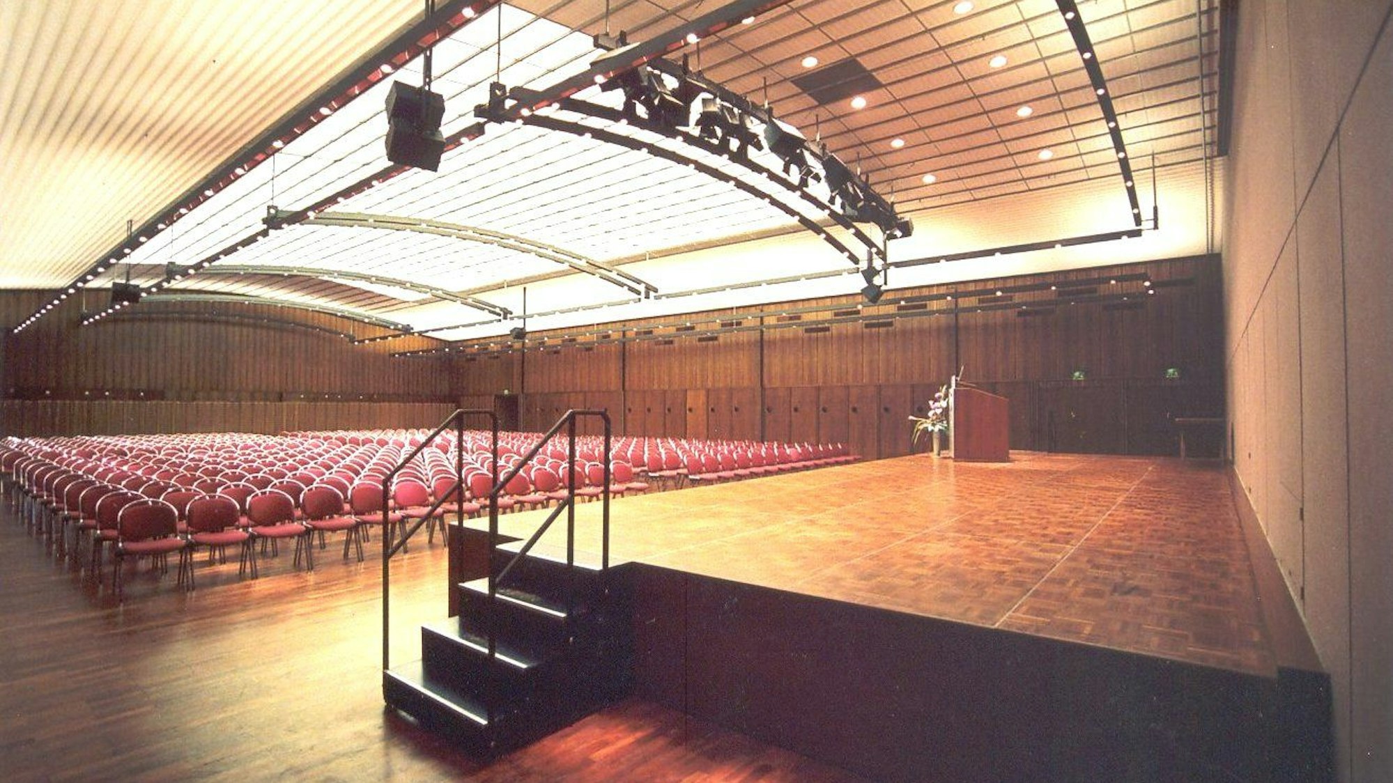 3.1.2023 Der Börsensaal der IHK mit Reihenbestuhlung