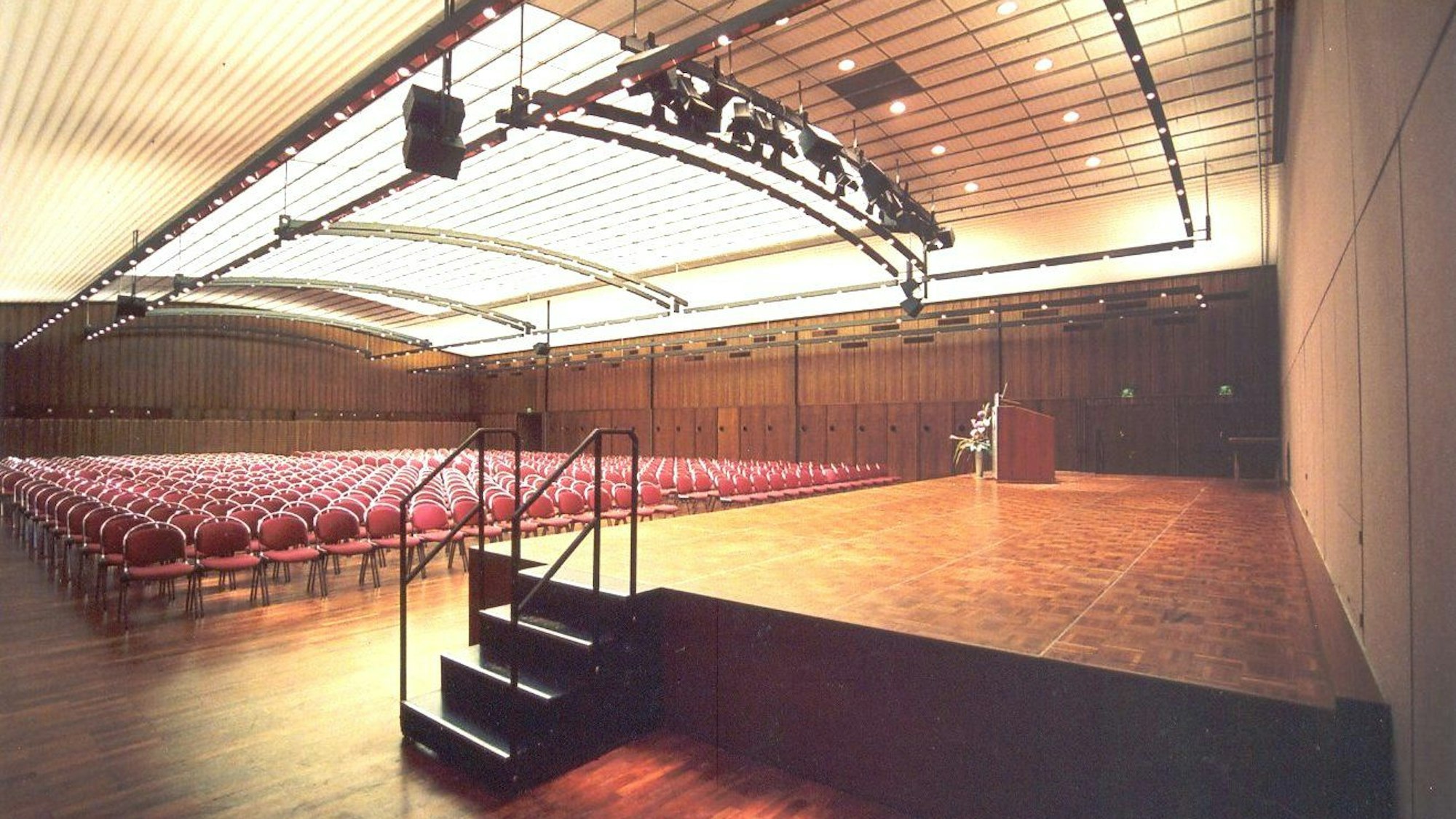 3.1.2023 Der Börsensaal der IHK mit Reihenbestuhlung