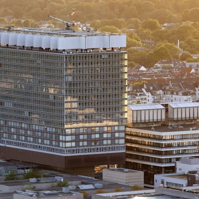 Das Bettenhaus der Uniklinik Köln.