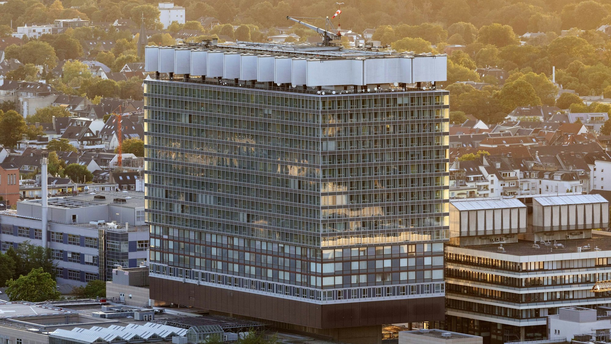 Das Bettenhaus der Uniklinik Köln.