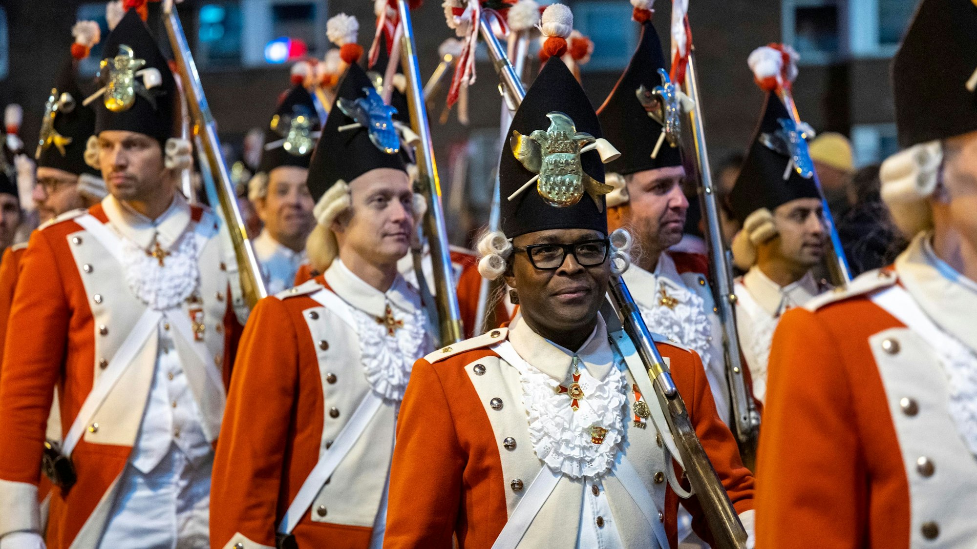 Gruppe der Roten Funken Anfang Januar in der Kölner Innenstadt.