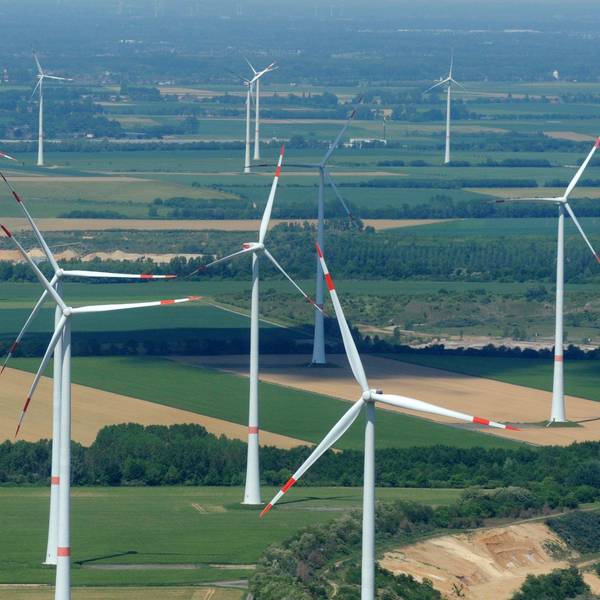 Der Windpark bei Bedburg im Januar 2021. In Bedburg funktioniert Windkraft als Einnahmequelle mit großem Erfolg.