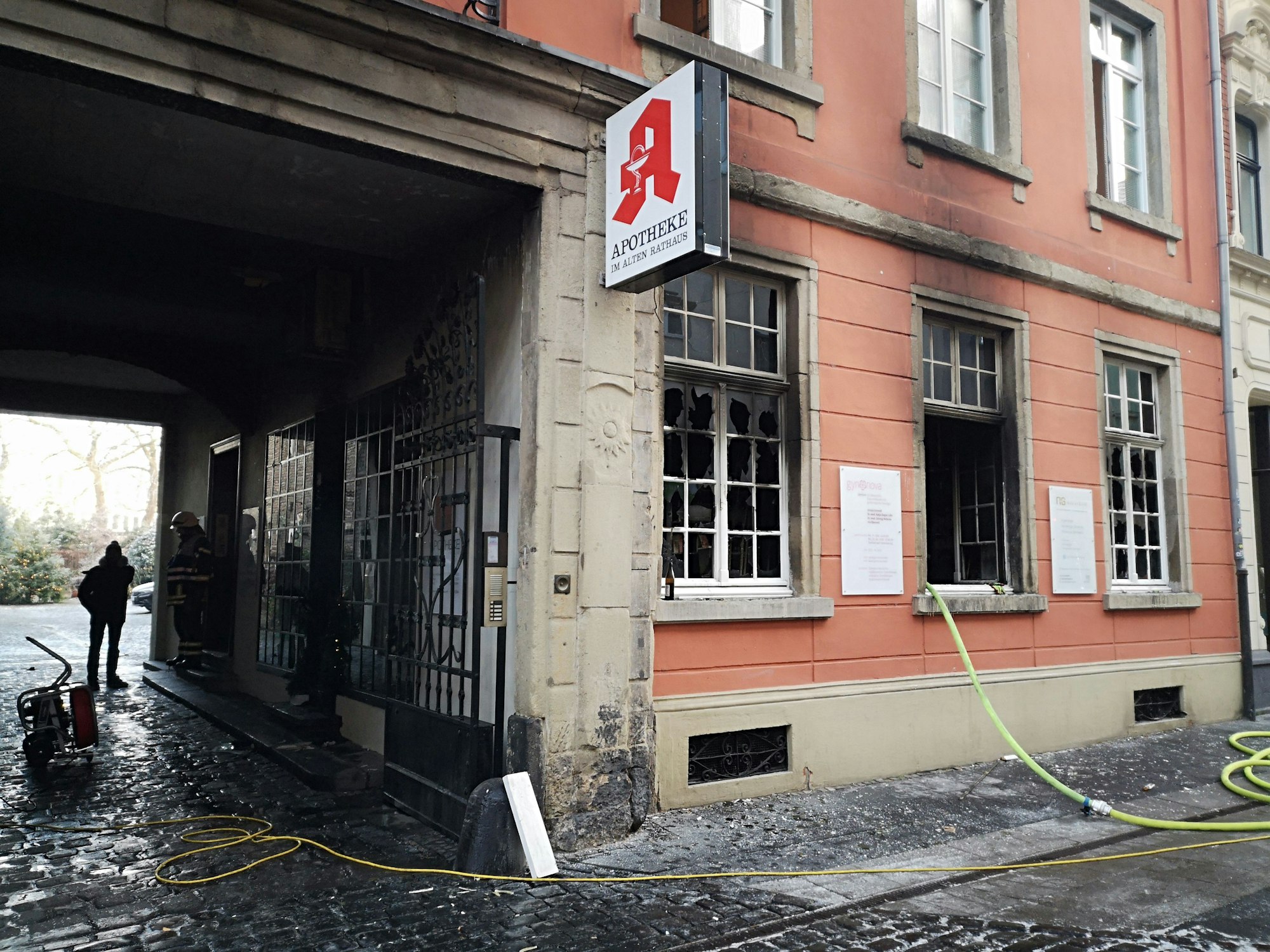 Eine Apotheke auf der Deutzer Freiheit ist ausgebrannt.