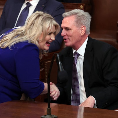 Kat Cammack (l.) und Kevin McCarthy