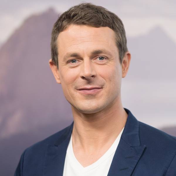 Alexander Bommes führt seit Jahren durch die ARD-Quizsendung „Gefragt - Gejagt“.