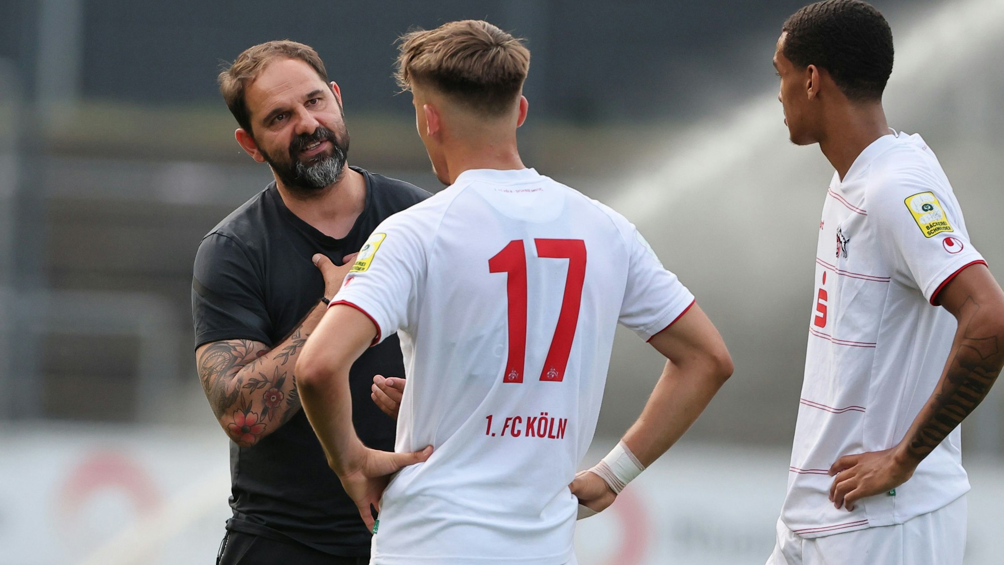 Mittelrhein Pokalfinale der A-Junioren,
1.FC Köln U19 vs. Viktoria Köln U19, von links: Stefan Ruthenbeck, Vladislav Fadeev (1.FC Köln), 18.05.2022, Bild: Herbert Bucco