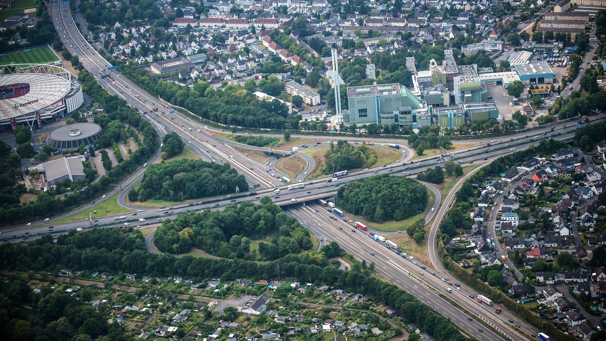 Autobahnkreuz leverkusen, A1, A3 . Foto: Ralf Krieger