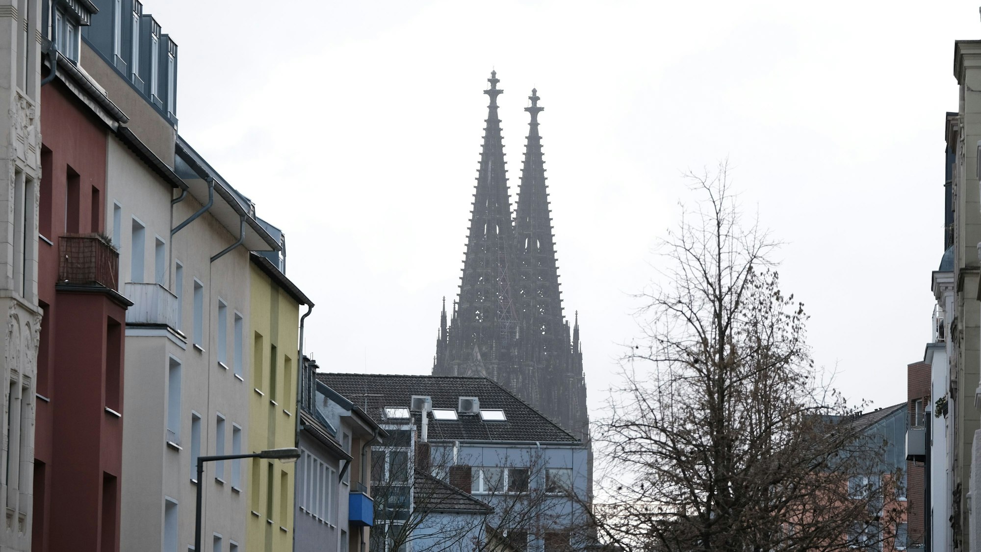 11.02.2022, Köln: Wohnen in Köln.Krefelder Strasse. Foto: Max Grönert