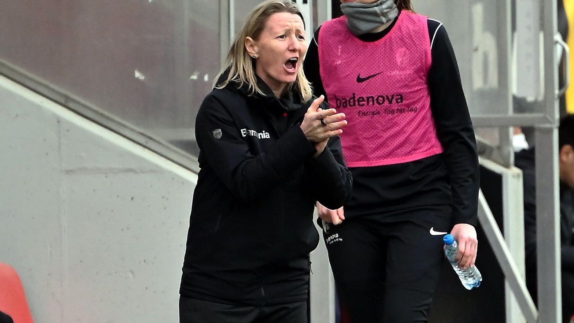 20.03.2022, Fussball-Bayer-Freiburg
Trainerin: Jacqueline Dünker (Bayer)
Foto: Uli Herhaus