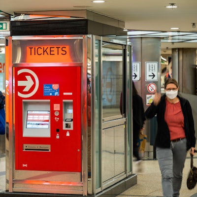 Ein Ticketautomat der KVB am Kölner Neumarkt
