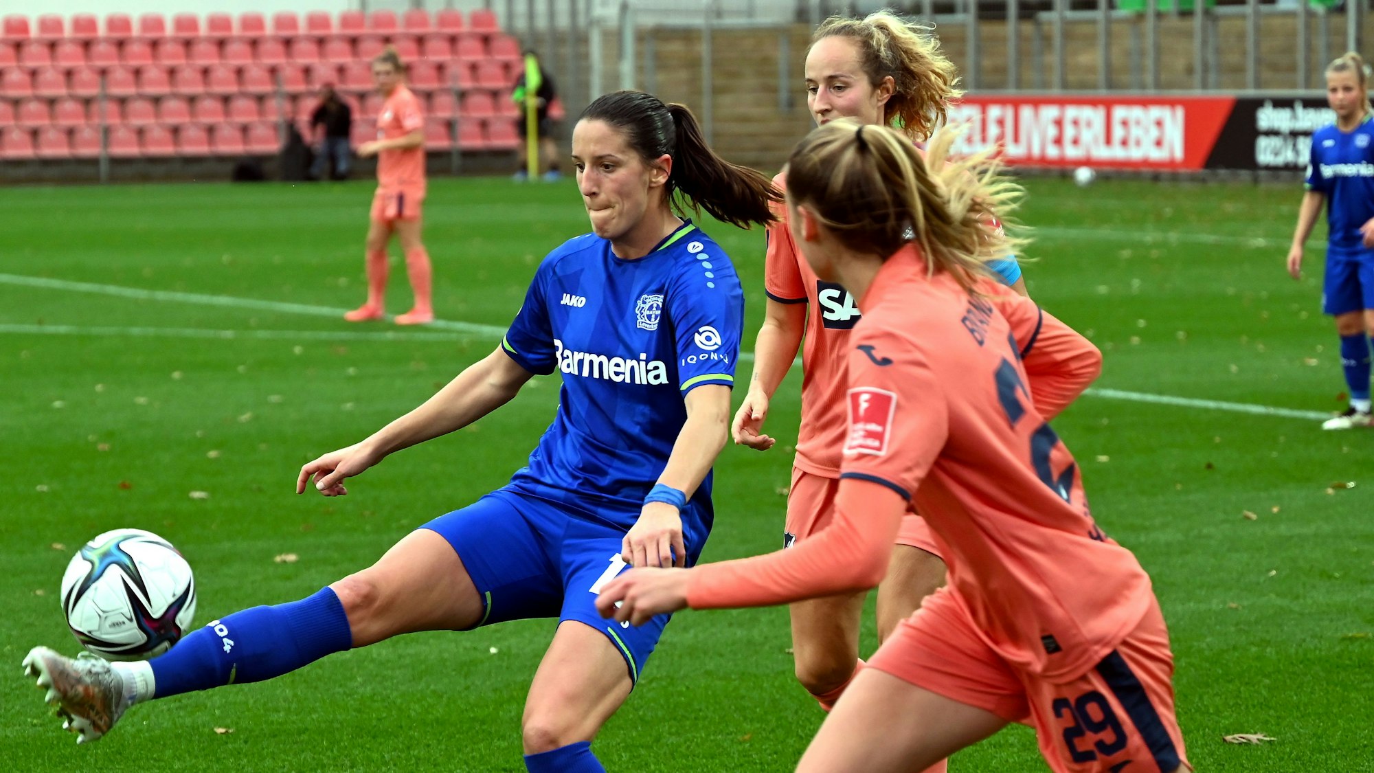 Fußball
Pokal Frauen
Bayer 04 Leverkusen - Hoffenheim
links: Milena Nikolic (Bayer)
Foto: Uli Herhaus
