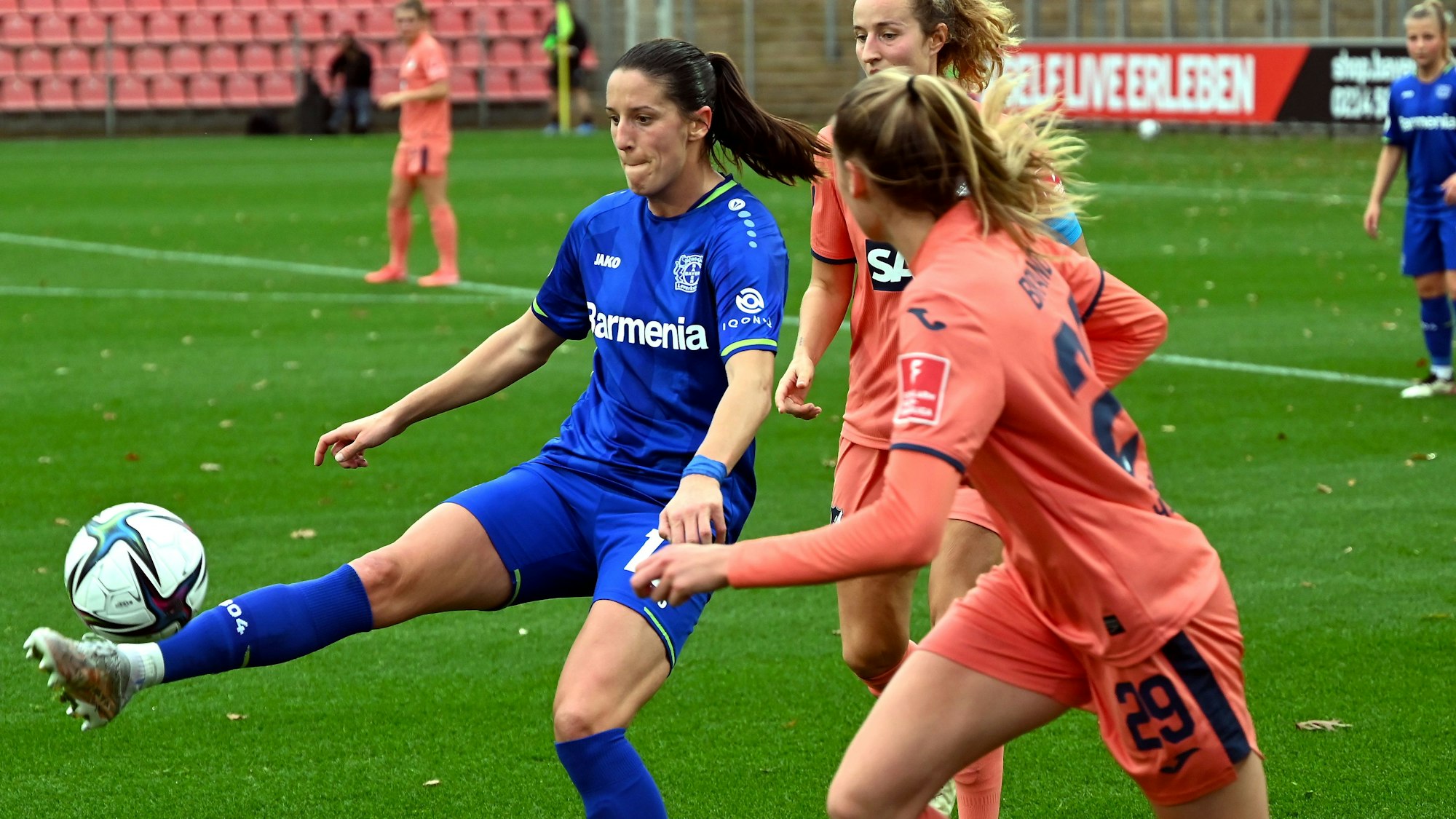 Fußball
Pokal Frauen
Bayer 04 Leverkusen - Hoffenheim
links: Milena Nikolic (Bayer)
Foto: Uli Herhaus