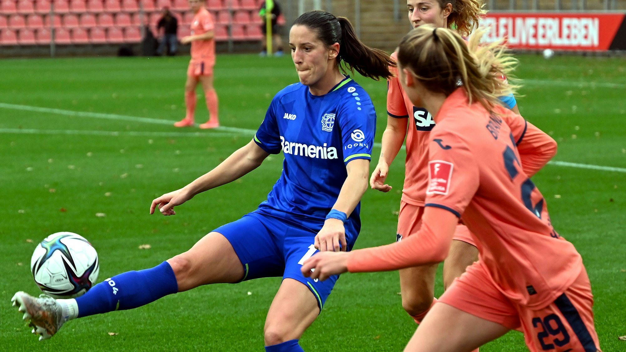 Fußball
Pokal Frauen
Bayer 04 Leverkusen - Hoffenheim
links: Milena Nikolic (Bayer)
Foto: Uli Herhaus