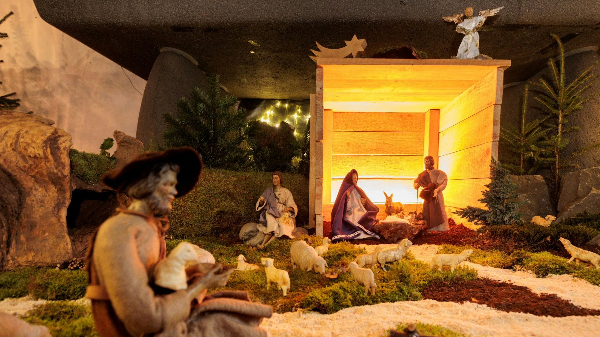 Krippe in der Katholischen Wallfahrtskirche Herz Mariä in Alzen.