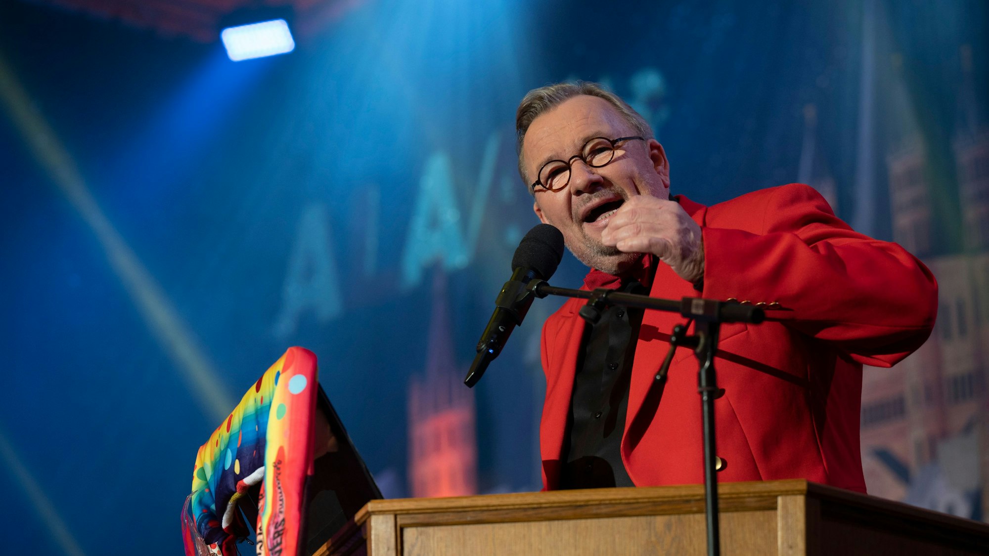 06.01.2023, Köln: Bernd Stelter bei der Prinzenproklamation Kölner Dreigestirn im Gürzenich. Foto: Uwe Weiser