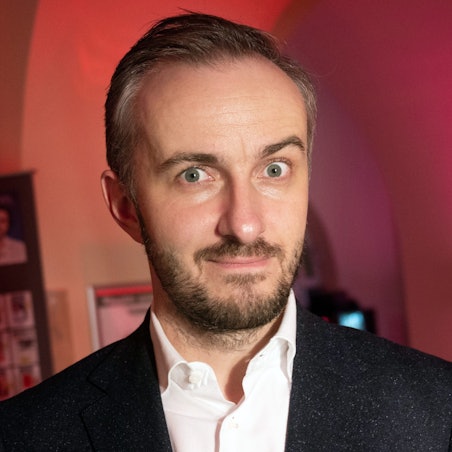 Jan Böhmermann bei der Preisverleihung der „Journalistinnen und Journalisten des Jahres 2019“.