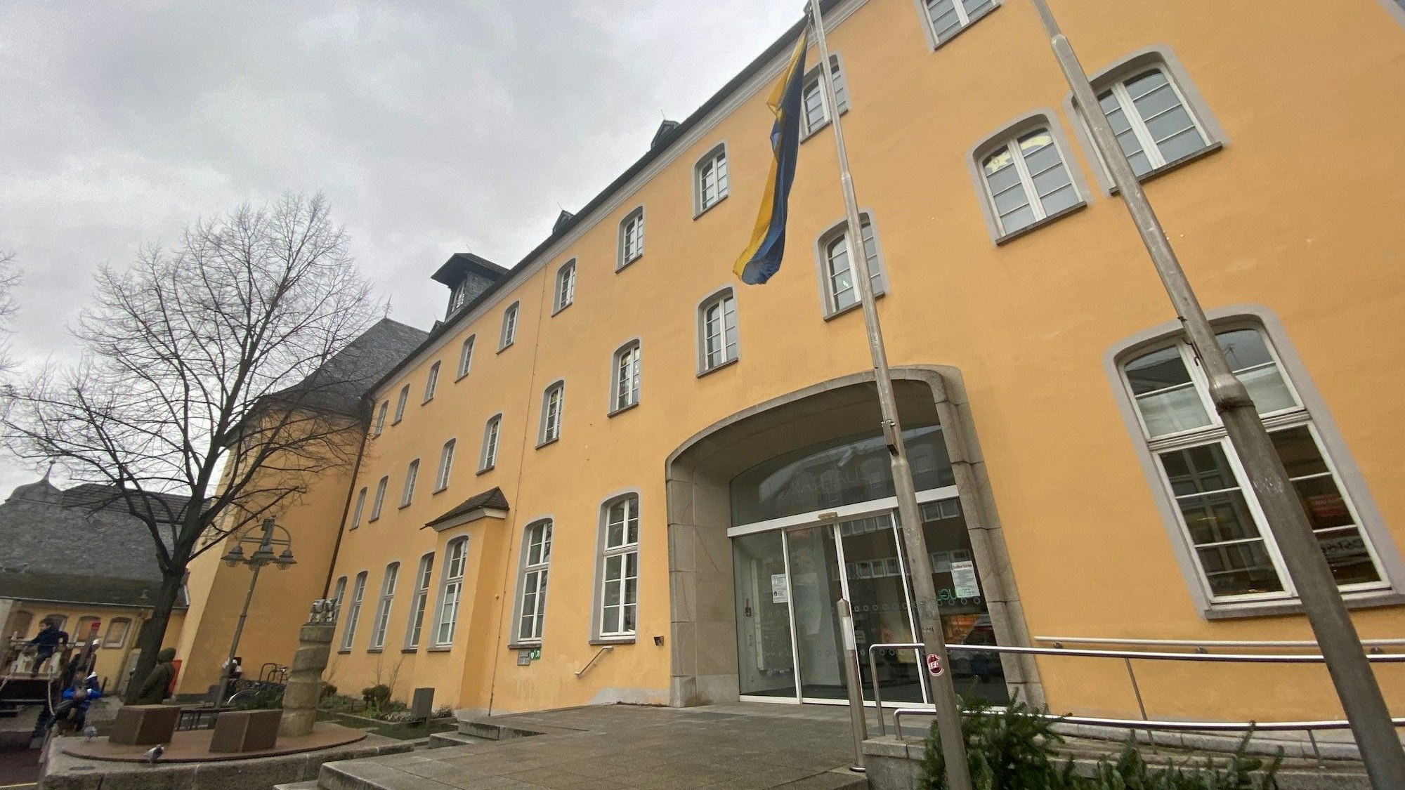 Die Frontseite des Brühler Rathauses