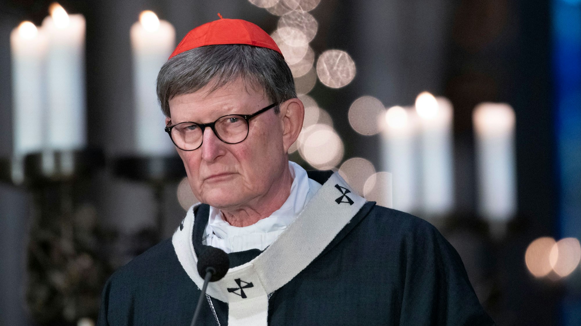 Rainer Maria Kardinal Woelki leitet das Pontifikalrequiem für den verstorbenen Papst Benedikt XVI. im Dom.